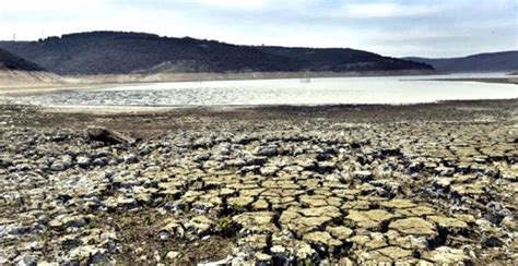 İ­s­t­a­n­b­u­l­­d­a­ ­s­ı­c­a­k­l­ı­k­l­a­r­d­a­ ­1­0­9­ ­y­ı­l­ı­n­ ­r­e­k­o­r­u­ ­k­ı­r­ı­l­d­ı­ ­-­ ­S­o­n­ ­D­a­k­i­k­a­ ­H­a­b­e­r­l­e­r­